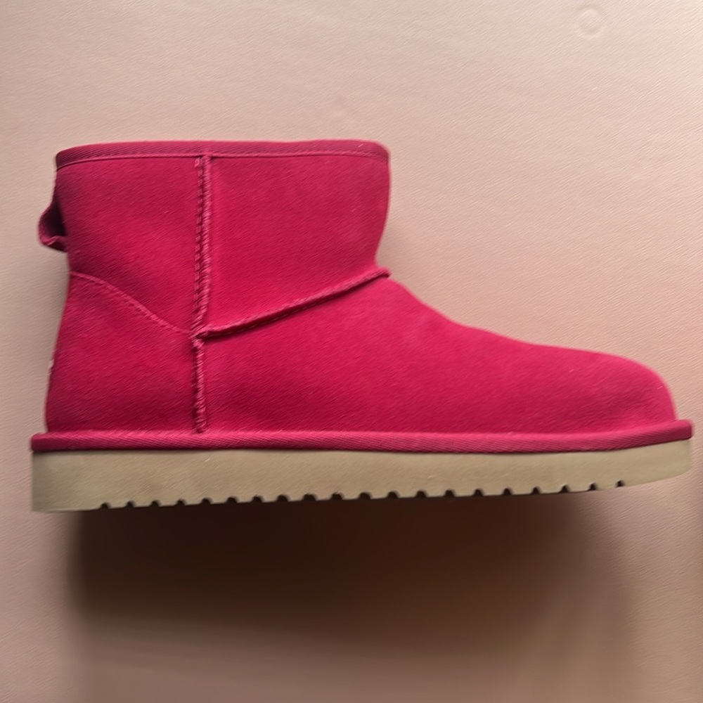 Koolaburra UGG Mini II women’s size 7 brand new!